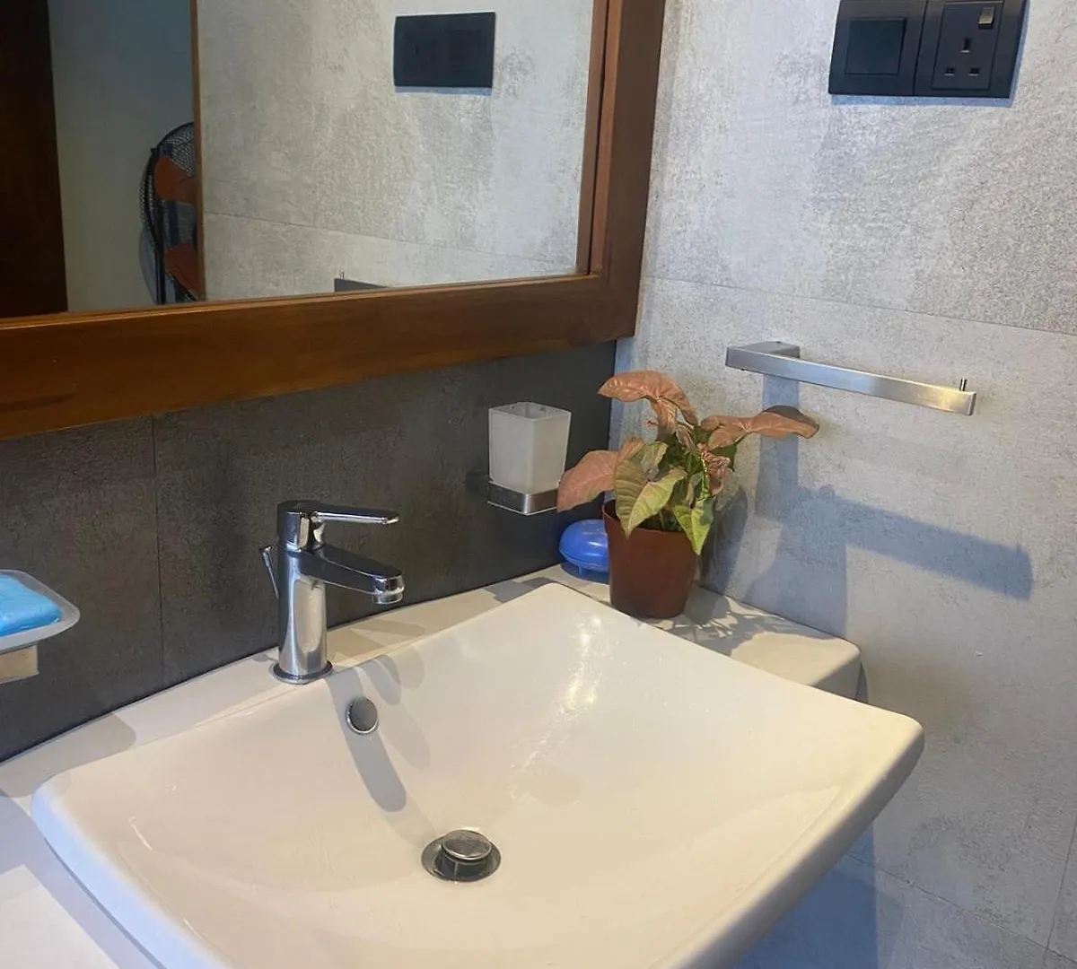 Amelia Misty Hills Bed and Breakfast Κάντι