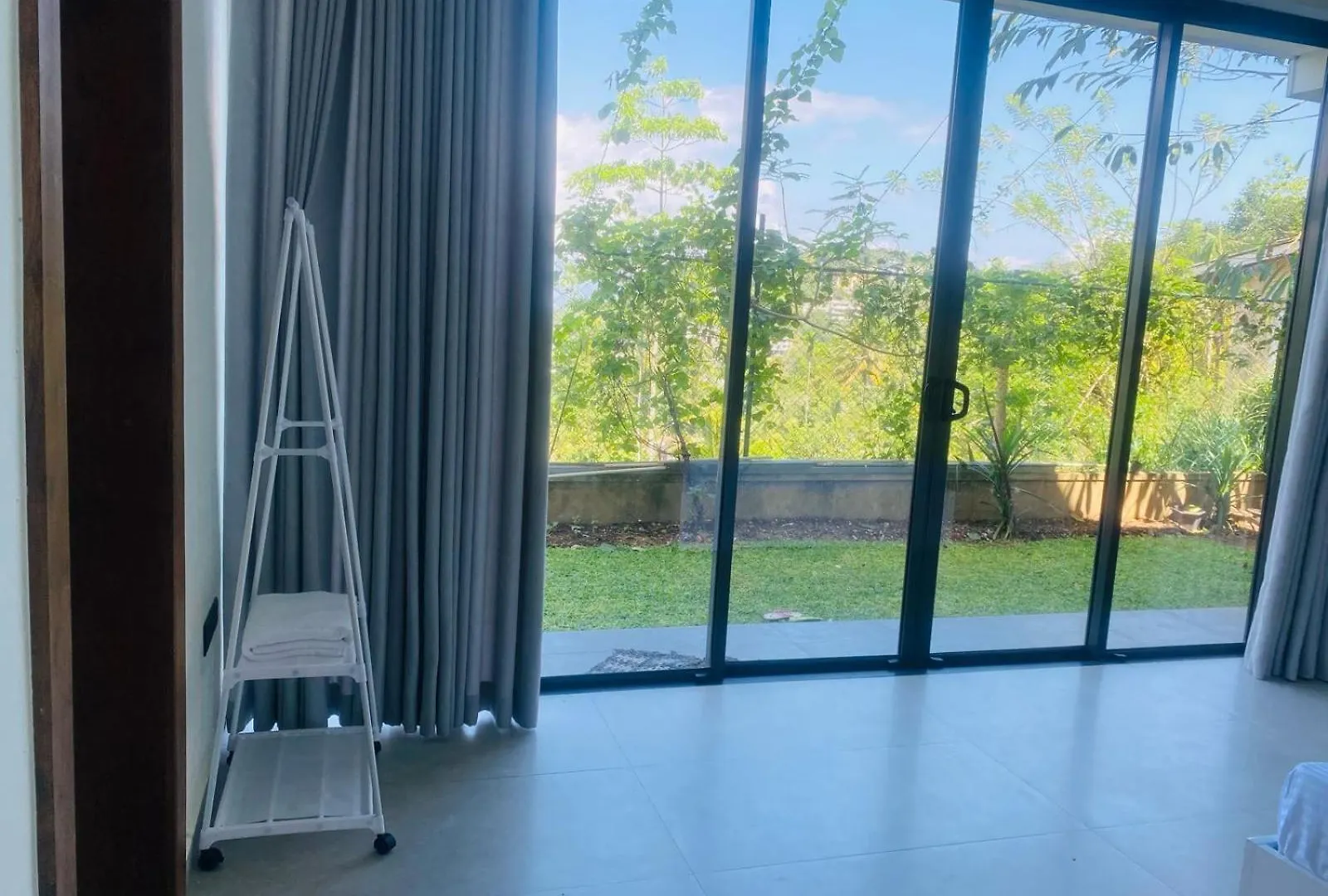 Amelia Misty Hills Bed and Breakfast Κάντι