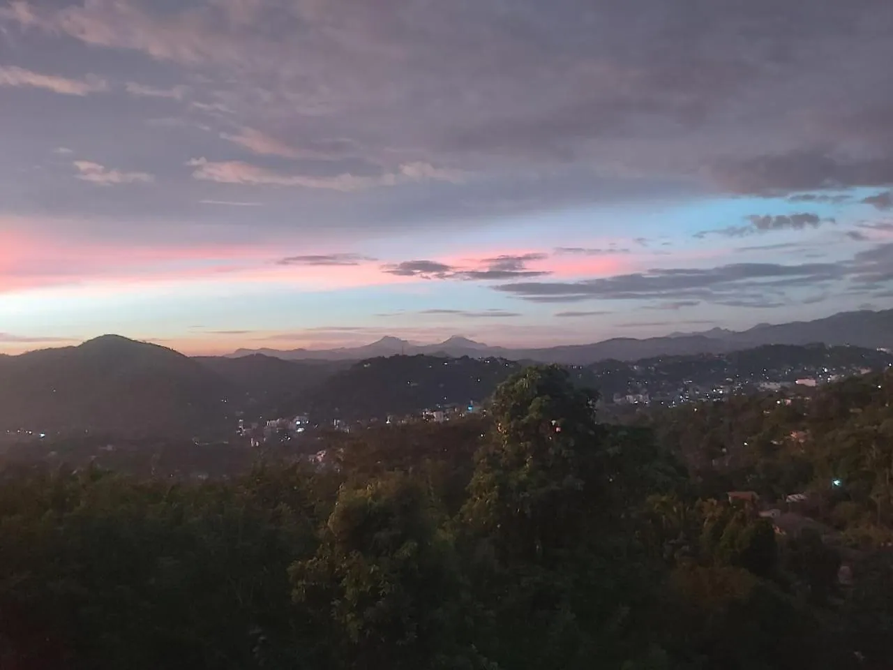 康提Amelia Misty Hills住宿加早餐旅馆